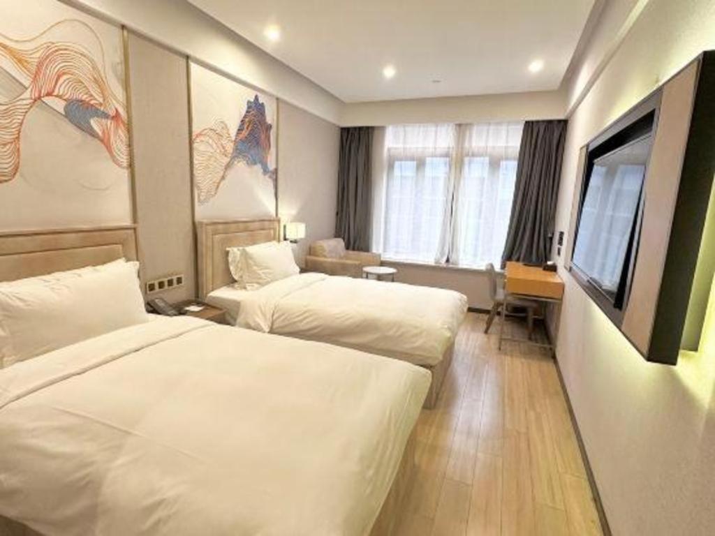 Hotel Hongqiao Pujue International Zhongshan Park Metro Station 4*